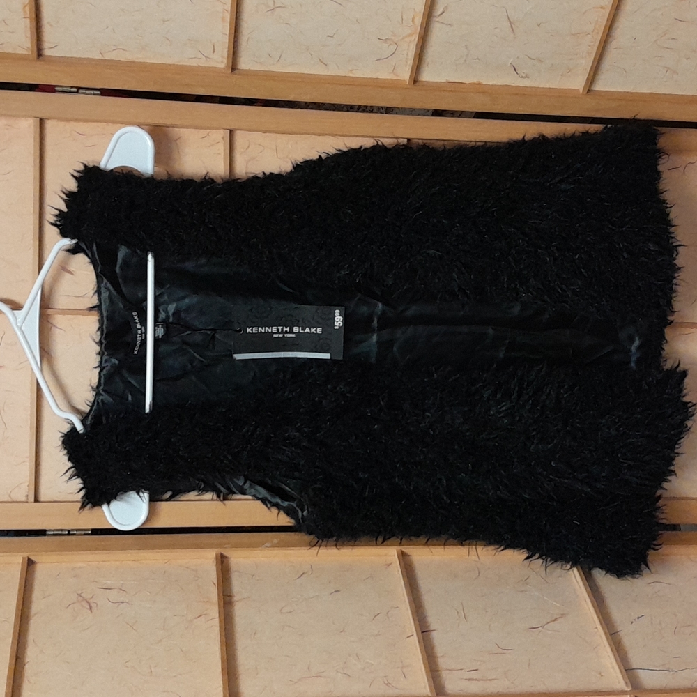 Kenneth Blake New York black fluffy vest size M